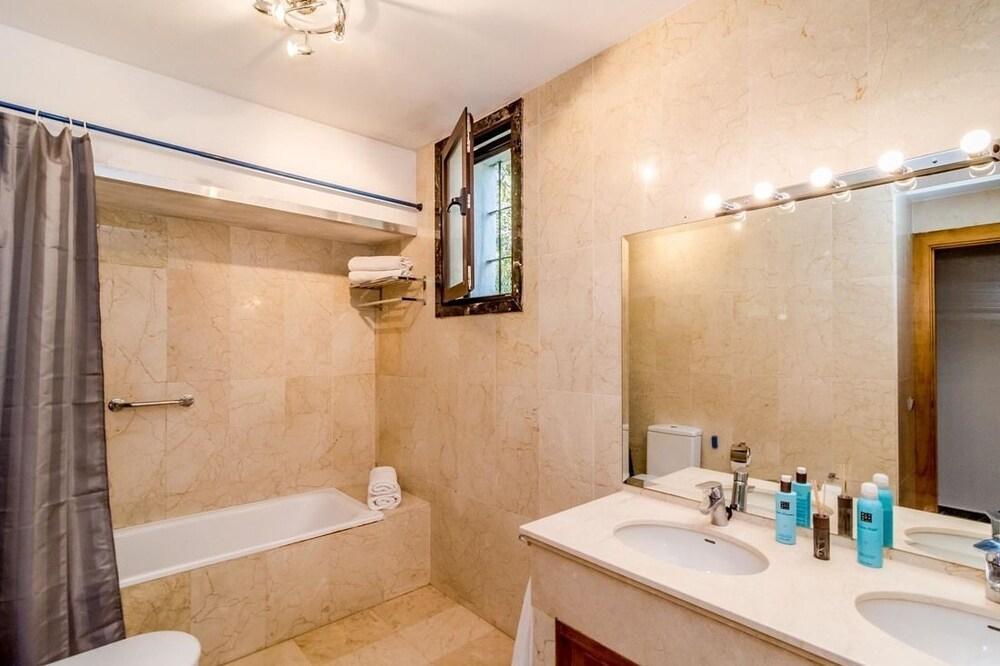 La Cascada - Roomservice * Marbella